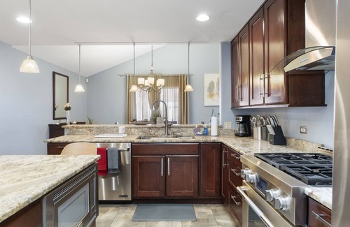 Country Club Hills Casa | Extended Stay Country Club Hills FHS Rental