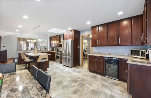 Country Club Hills Casa | Extended Stay Country Club Hills FHS Rental