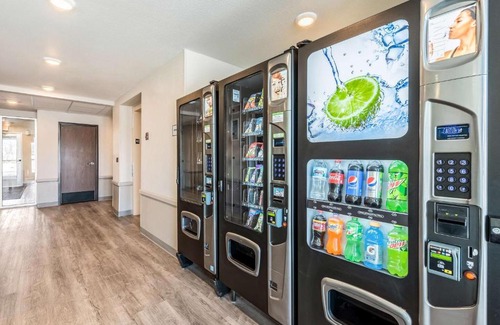 Mendota Heights Hotel | WoodSpring Suities Minneapolis Airport Mendota Heights