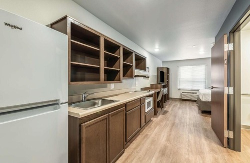 Mendota Heights Hotel | WoodSpring Suities Minneapolis Airport Mendota Heights