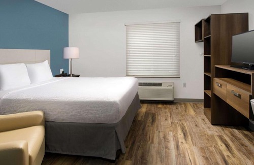 Mendota Heights Hotel | WoodSpring Suities Minneapolis Airport Mendota Heights