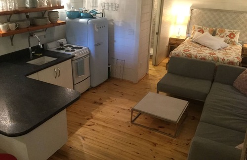 Burlington Casa | The Tiny House en Longpine: encantador piso de 475 pies cuadrados con loft. ¡Muy genial!