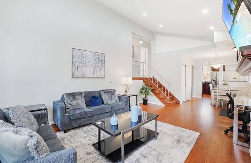 Northbrook Casa | Extended Stay Northbrook FHS Rental