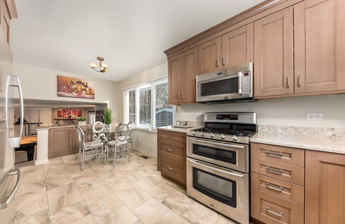 Palos Hills Casa | Extended Stay Palos Hills FHS Rental