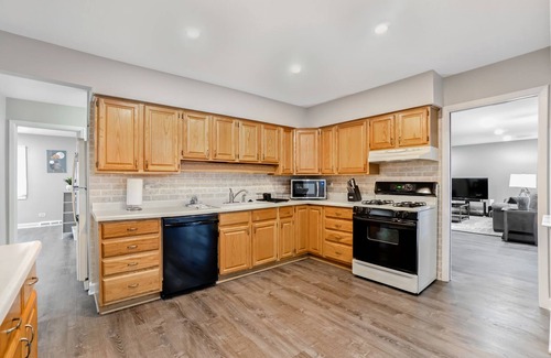Elk Grove Village Casa | Extended Stay Elk Grove Village FHS Rental - Kingsbridge Rd
