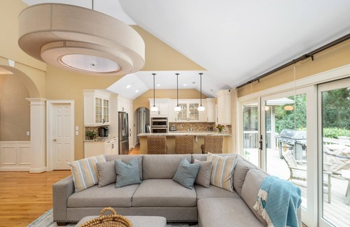 Vanderhorst Plantation Casa | Extended Stays Available! Pet friendly! Great family layout! Quiet street!