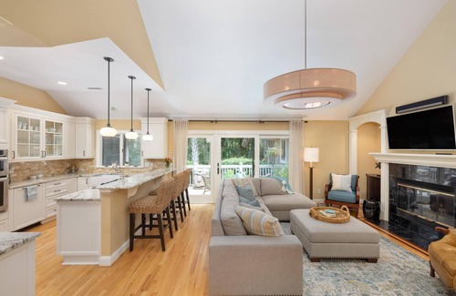 Vanderhorst Plantation Casa | Extended Stays Available! Pet friendly! Great family layout! Quiet street!