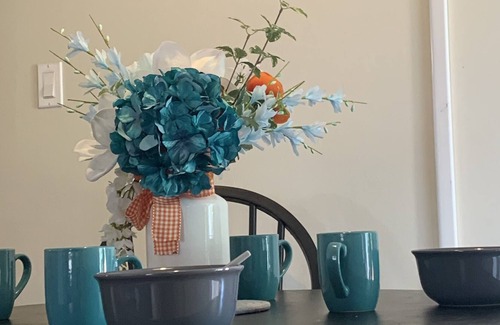 Ridgecrest Casa | Extended/Vacation Stay at Our Cozy and Comfy Home