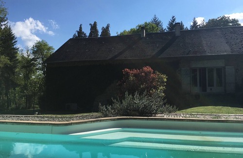 Sauviat-sur-Vige Casa | Extensive Family Property 19 th in the Countryside With Heated Pool