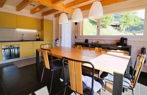 St. Luc Chalet De Esquí | Outside: detached chalet on 3 floors with magnificent views, sleeps 4 - approx. 80m2Interiors