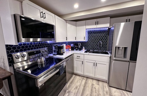 Ward Hill Apartamento | Extra large 1 Bedroom apartment!