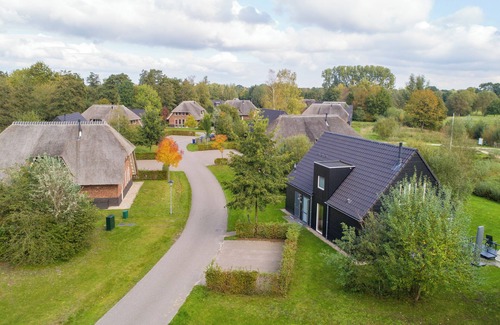 Aalden Casa | Extra luxury 16-person bungalow in the holiday park Landal Aelderholt