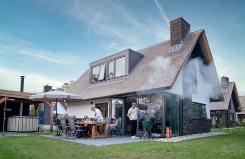Schoorl Casa | Extra luxury 8-person residence in the holiday park Landal Berger Duinen