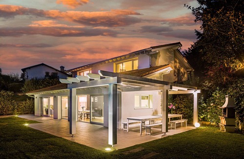 Somo Chalet De Esquí | VILLA "EL PUNTAL" a 500 m. de la PLAYA DE SOMO