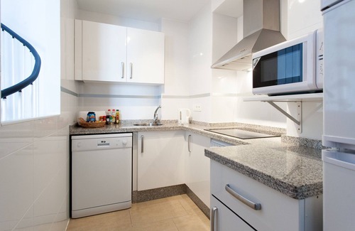 Fontanal-Maria Auxiliadora-Carretera de Carmona Apartamento | Piso con WIFI, climatización y baños privados en las habitaciones.