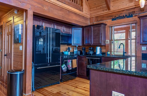 Andrews Cabina | Extraordinary Lodge with Breathtaking Mt. Views