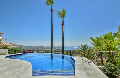 Benissa Coast Villa | Extraordinaria villa con exclusivas vistas panorámicas al mar de Moraira a Calpe