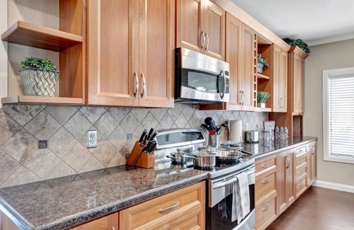 Paradise Park Vista Casa | Extravagant Backyard & Dazzling Interior Concepts