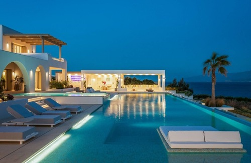 Ampelas Villa | Extravagant Paros Villa | 13 Bedrooms | Villa Bellagio | Panoramic Sunset & Sea Views | Private Olympic-Size Pool | Tennis & Basketball Court | Ambelas