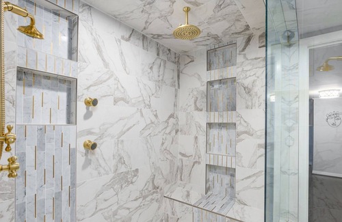 Southgate Casa | Extravagant Words - Close to DT