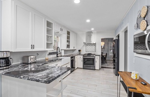 Southgate Casa | Extravagant Words - Close to DT