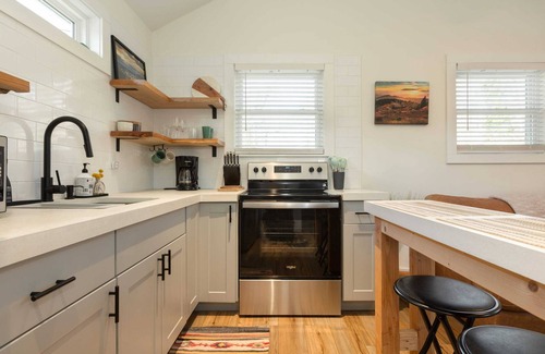 Fletcher Cabaña | Extremely Clean | Cozy | Pet-Friendly Cottage