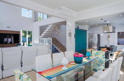 Praia de Barequecaba Casa | Exuberant Beach Mansion - SAO015