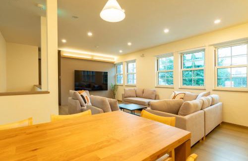 Shiroishi Apartamento | F's Villa Sapporo フルリフォーム 駐車場完備 寝室4部屋 UB WC各階完備