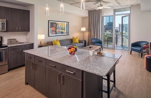 Civic District Complejo | F1 Austin 2023- Wyndham Resort Suite Downtown Austin