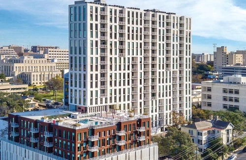 Civic District Complejo | F1 Austin 2023- Wyndham Resort Suite Downtown Austin