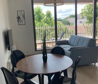 Chamalieres Apartamento | F2 neuf cosy et élégant avec terrasse, parking, WIFI