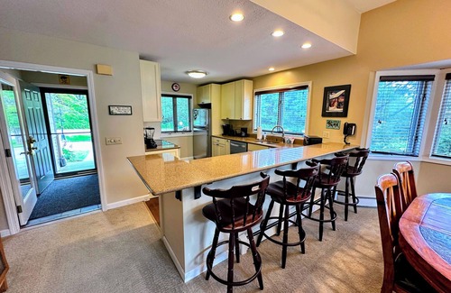 Bretton Woods Casa | ¡Con aire acondicionado y bellamente decorado Fairway Village Townhome, a pocos pasos del hotel Mount Washington! En el corazón de Bretton Woods y las Montañas Blancas, con servicio de traslado al esquí y a corta distancia de innumerables atracciones, ...