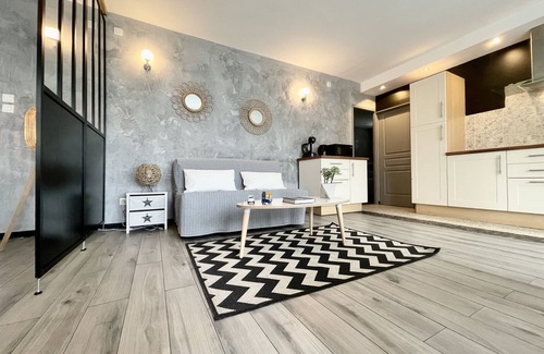 Quartier Exposition-Bajatiere Apartamento | #F7 | The contemporary ⚙️| 6 sleeps | Wifi, tramway
