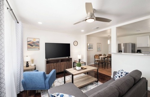 Fresno Casa | Fab 2B/2Bth, All New & Easy Access to US99