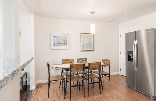 Fresno Casa | Fab 2B/2Bth, All New & Easy Access to US99