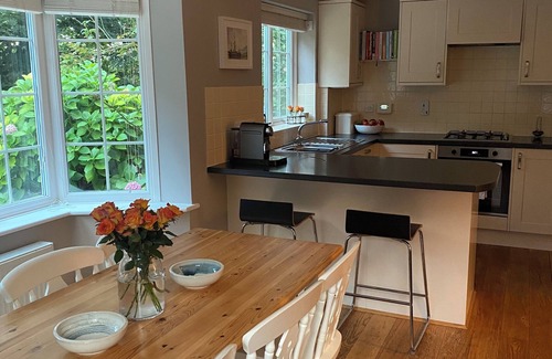 New Forest District Casa | Fab 4 bedroom/4 bathroom house - quiet lane - walking distance of Lymington