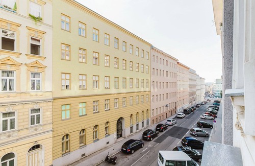 Matzleinsdorf Apartamento | Fab Margareten 1BR w/ Elevator, Fully Furnished, by Blueground