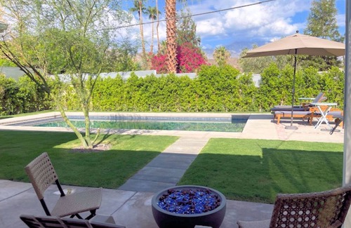Cathedral City Cove Casa | Fab Mid Century Cathedral Cove Pool Home with Stunning Mountain Views