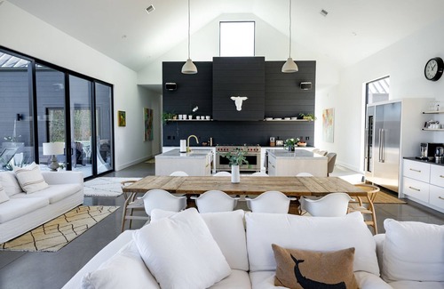Batesville Otro | FAB MODERN BARN w/heated pool, views & 21+ acres - close to UVA & Vineyards!