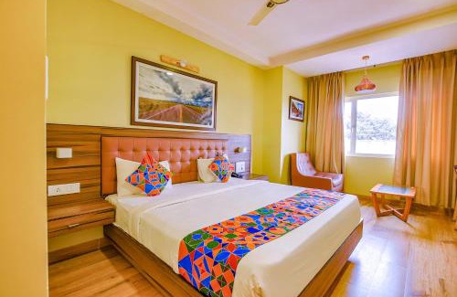 Shivaji Nagar Hotel | FabExpress Phoenix Resorts - Nr M Chinnaswamy Stadium
