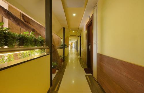 Shivaji Nagar Hotel | FabExpress Phoenix Resorts - Nr M Chinnaswamy Stadium