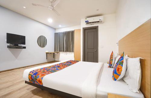 Baraula Hotel | FabExpress Royale 49