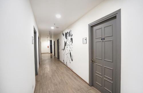 Baraula Hotel | FabExpress Royale 49