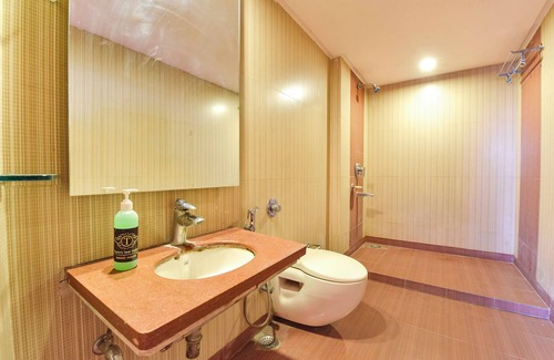 Adarsh Nagar Hotel | FabHotel Apex Intercontinental