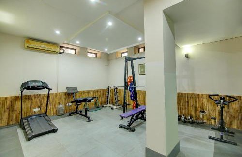 DLF City Hotel | FabHotel Phoenix Hospitality Near DLF Cyber Hub & Metro, Gurugram