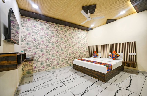 Rohini Hotel | Fabhotel The Crystal Palace