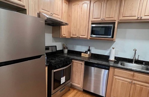 East Palo Alto Casa | Fabulous 2-bedroom house with WiFi in East Palo Alto