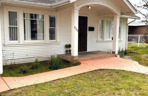 East Palo Alto Casa | Fabulous 2-bedroom house with WiFi in East Palo Alto