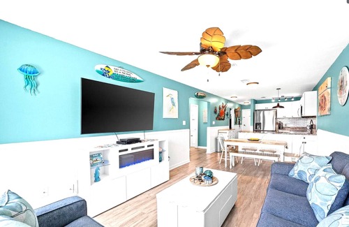 Orange Beach Condominio | Fabulous 2-bedroom/2 bathroom condo beachside near Flora-Bama