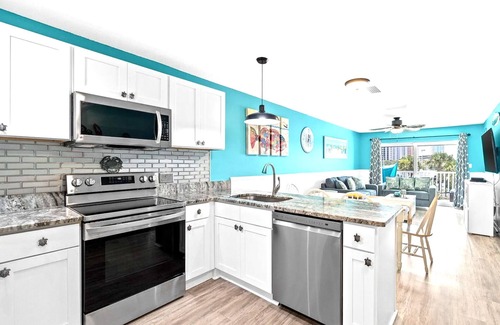 Orange Beach Condominio | Fabulous 2-bedroom/2 bathroom condo beachside near Flora-Bama